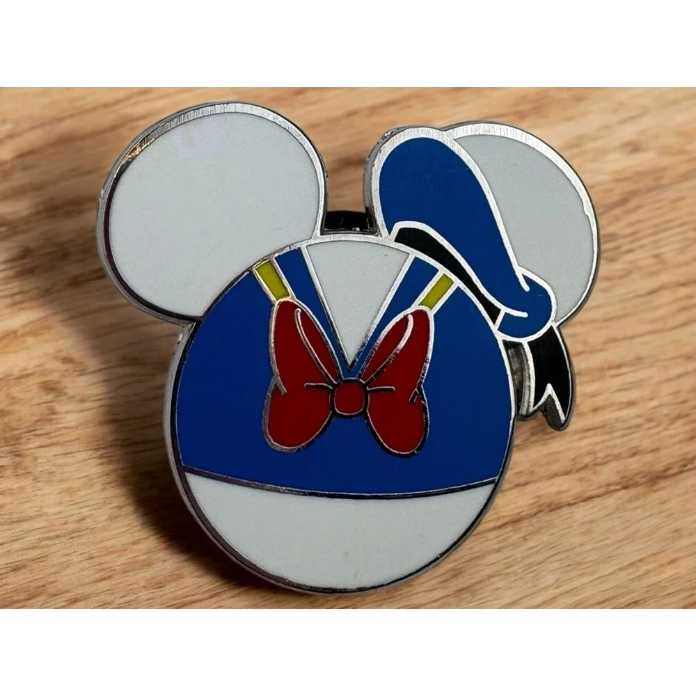 2011 Disney Pin 86547 Mickey Icon‎ Mystery Pouch Donald Duck Sailor Suit Hat